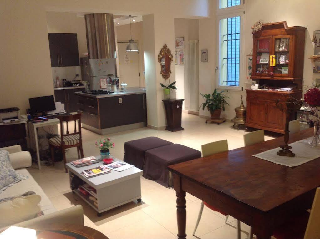 לינה וארוחת בוקר בולוניה Casa Ilaria מראה חיצוני תמונה