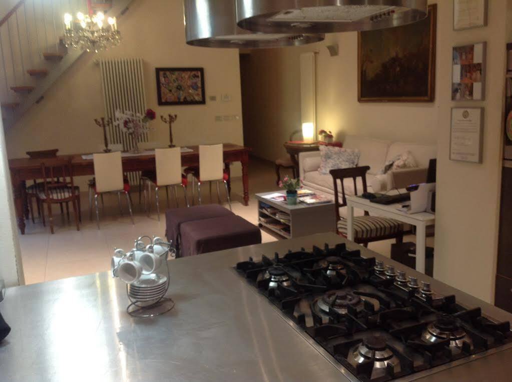 לינה וארוחת בוקר בולוניה Casa Ilaria מראה חיצוני תמונה